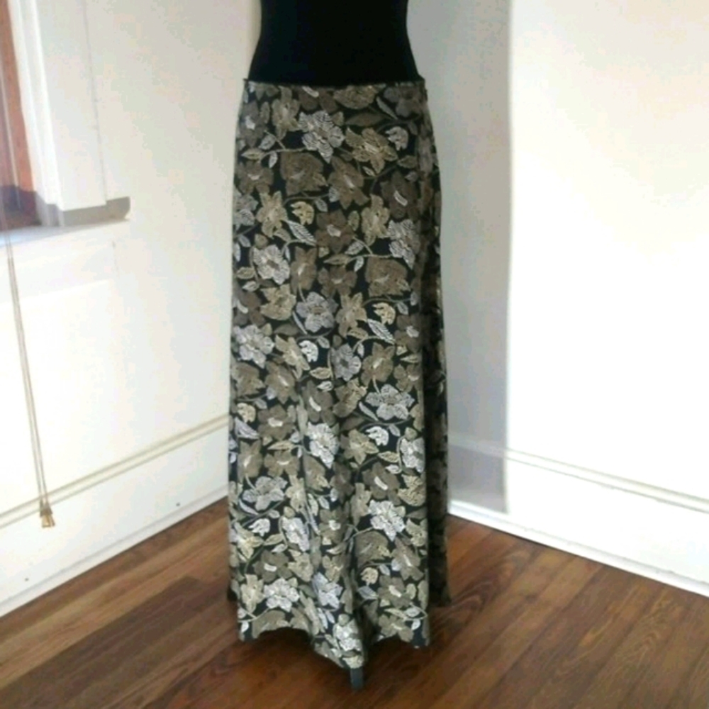 Old Navy Leaf Print Skirt